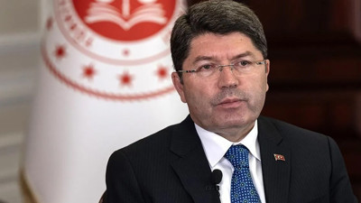 Son Dakika... Adalet Bakanı Tunç: Devam eden adli soruşturmalar üzerinden yapılan sokak çağrıları hukuk dışıdır