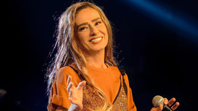 Saç boyası yüzünü yakmıştı! Yıldız Tilbe'nin yeni tarzı sosyal medyaya damga vurdu