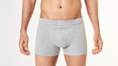 İç çamaşırını çıplak ayakla giyenler dikkat! Kasık çürümesine yakalanmış olabilirsiniz