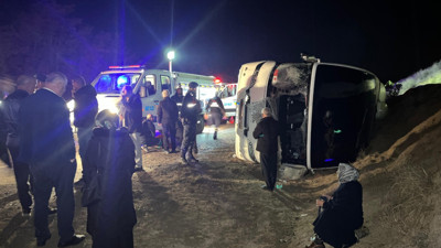 Çankırı'da feci kaza! İşçileri taşıyan otobüs devrildi; 23 kişi yaralandı