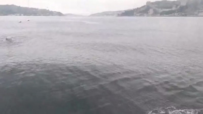 İstanbul'da 6.2 büyüklüğündeki deprem Boğaz'da böyle görüntülendi! Dalga boylarının yükseldiği anlar büyük panik yarattı