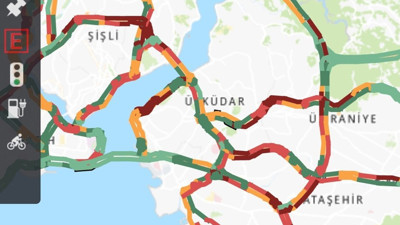 Depremler sonrası trafik kilitlendi