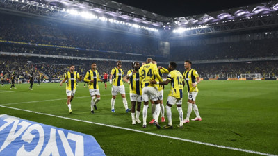Fenerbahçe'den asla ayrılmam demişti ama yönetim tarafından yollanıyor. Eski kulübüyle görüşmeye başladı