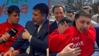 Cumhurbaşkanı Özel Kalem Müdürü Hasan Doğan'a gençlerden yoğun ilgi: O kare fuara damga vurdu