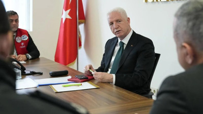 6,2 büyüklüğündeki depremin ardından ilk ders! Okullarda hasar var mı? Vali Gül'den açıklama...