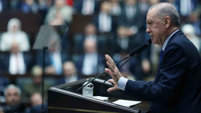 Cumhurbaşkanı Erdoğan'dan Özgür Özel'e zehir zemberek sözler: Nefesi 2028'e kadar yetecek mi göreceğiz?