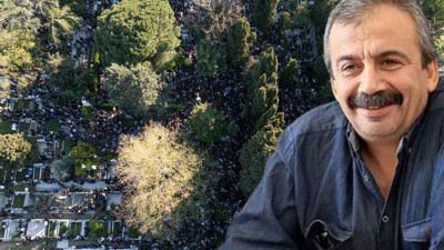 Türkiye'nin gülen yüzü Sırrı Süreyya Önder son yolculuğuna böyle uğurlandı