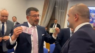 Merkez Bankası Başkanı Fatih Karahan'a TBMM'de protesto