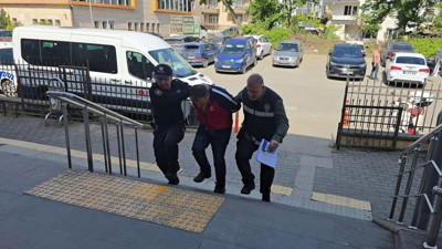 Mide bulandıran olay! Market çalışanını gizlice fotoğrafladı