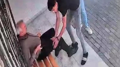 Elazığ'da muhtara kurşun yağdırdılar! Silahlı saldırı kameraya böyle yansıdı