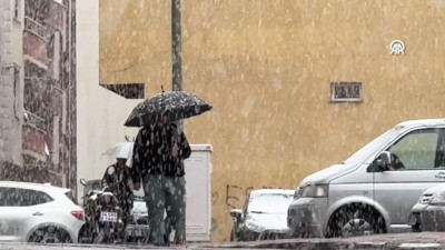 FLAŞ! Lapa Lapa Kar Yağdı Herkes Şaşkın