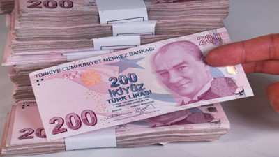 Milyonlarca emekliye müjde: Maaşlara ek ödeme ve kredi desteği aynı anda geliyor