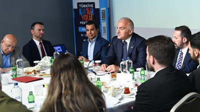 Bakan Ersoy müjdeleri peş peşe sıraladı! Türkiye’nin Kültür Ajandası belli oldu; Hakkari’ye kayak merkezi geliyor, gece müzeciliği genişliyor, halk plajları artıyor 