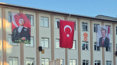 Avcılar Mehmet Baydar Anadolu Lisesi'nde 19 Mayıs krizi. Polisler geldi, tören iptal edildi