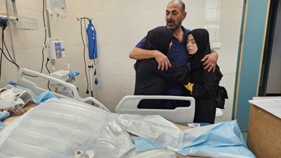 Gazze'de yürek burkan saldırı! İsrail bir doktorun evini vurdu: 9 çocuğu can verdi