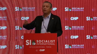 Özgür Özel Sosyalist Enternasyonal'de 'sivil darbe' dedi