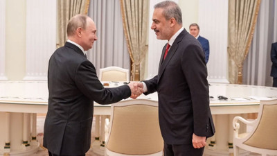 Rusya'da kritik görüşme: Bakan Fidan, Putin ile bir araya geldi