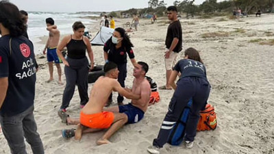 İzmir'de acı olay! Arkadaşı denizde boğulunca sinir krizi geçirdi