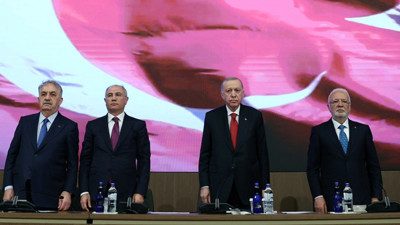 Yeni anayasayı hazırlayacak komisyondaki 10 isim belli oldu. Cumhurbaşkanı Erdoğan "görevlendirdim" demişti