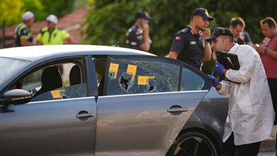 İzmir’de kanlı pusu! Hareket halindeki araca ateş açıldı: 3 ölü 3 yaralı