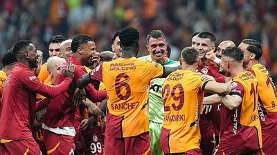Galatasaray'dan iç transferde önemli hamle! Temsilcisi İstanbul’a geldi yeni sözleşme imzalanacak