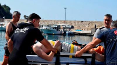 Antalya'da kürek sörfü yapan bir kişi ölümden döndü