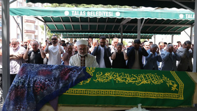 Keneye son kurban Kayseri'den: Kurban keserken kene yapışan kadın hayatını kaybetti