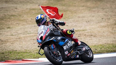 Milli motosikletçi Toprak Razgatlıoğlu, podyum mücadelesi için İtalya’da