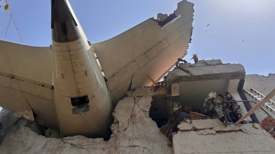 241 Kişi Pilot Koltuğu Yüzünden Ölmüş! Hindistan'taki Uçak Kazasının Ön Raporu Çıktı. İşte Kara Kutu'da Saniye Saniye Uçak İçindeki O Anlar...