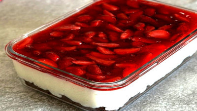 Çikolatalıya taş çıkartacak kaşık kaşık yedirtecek: Çilekli spoonful nasıl yapılır?