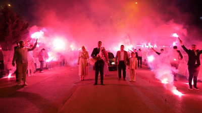 Festival değil; kız isteme töreni! Böyle kız isteme töreni görülmedi. Sosyal medya ikiye bölündü