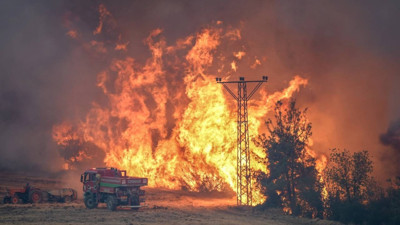 Sakarya'daki orman yangını Bilecik'e sıçradı! Alevler ilçe merkezine doğru ilerliyor. Yardım anonsu yapıldı