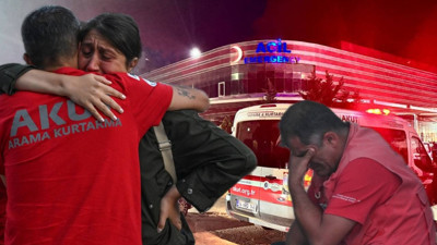 Şehitlerimizin naaşları kimlik tespiti için Ankara'ya getirildi! Türkiye Eskişehir'deki şehitlerine ağlıyor!