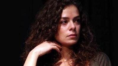 Özge Özpirinçci, gözyaşlarına boğuldu!