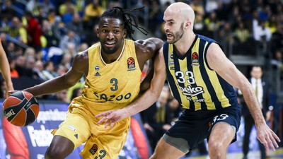 Turkish Airlines Euroleague'deki temsilcilerimizden Fenerbahçe Beko, Alba Berlin'i farklı mağlup etti. Anadolu Efes ise Olympiakos deplasmanından mağlubiyetle döndü