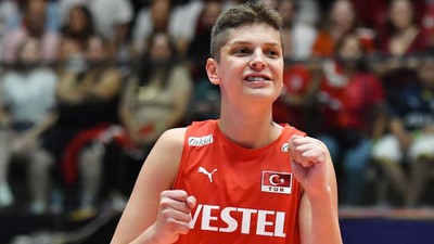 Milli voleybolcu Ebrar Karakurt Türkiye'ye dönüyor. Yeni adresi belli oldu
