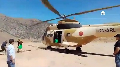 Depremin vurduğu Fas'ta ulaşımın zor olduğu bölgelere helikopterlerle insani yardım ulaştırılıyor