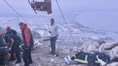 Antalya'daki teleferik faciasında yeni gelişme. Memiş Enes Gümüş'ün ailesinden flaş karar. CHP'li Mesut Kocagöz için yaptıkları şikayeti geri çektiler