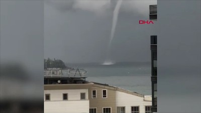 Giresun açıklarında korkutan hortum! Denizde oluşan hortum kameraya böyle yansıdı