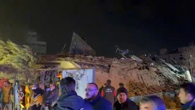 Son Dakika... Konya’da facia! 4 katlı bina çöktü, enkaz altında kalanlar var