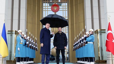 Erdoğan, Zelenskiy görüşmesinde dikkat çeken detay! Erdoğan, Zelenskiy'i böyle korudu