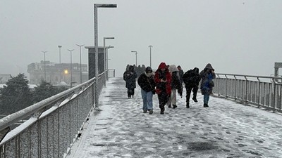 Son Dakika... İstanbul'da kar yağışı nedeniyle okullar tatil edildi