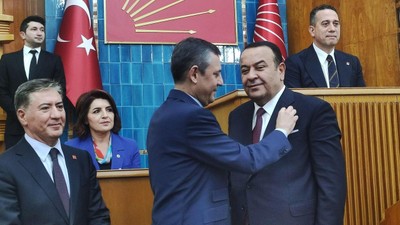 FLAŞ! Özgür Özel'den Adnan Beker yanıtı! Parti içi muhalefete açtı ağzını yumdu gözünü... 14 Mayıs’ta hiçbir şey demiyorlardı