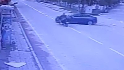 Afyonkarahisar'da feci kaza! Otomobilin çarptığı motosiklet sürücüsü feci şekilde can verdi