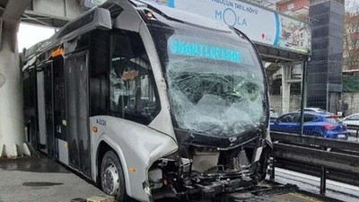 Avcılar'da metrobüs kazası: Yaralılar var