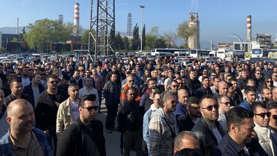 Koç Holding’in TÜPRAŞ’ında çalışanlardan eylem!