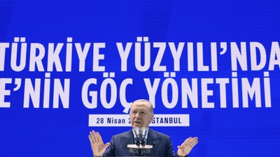 Türkiye'de 4 milyon 33 bin göçmen var.  Cumhurbaşkanı Erdoğan'dan önemli açıklamalar