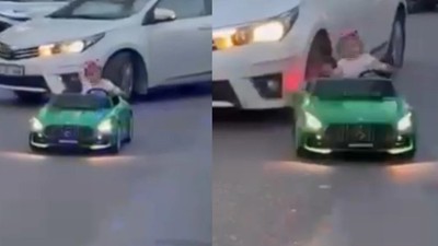 Akülü arabasıyla yola çıkarılan çocuğa otomobil çarptı!