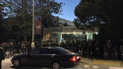 Boğaziçi Üniversitesi'nde Nureddin Yıldız protestosuna polis müdahalesi: 97 öğrenci gözaltına alındı