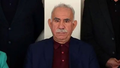 PKK'nın fesih kararı sonrasında ilk görüşme! İmralı'dan dönen DEM Parti heyeti Öcalan'ın mesajını paylaştı